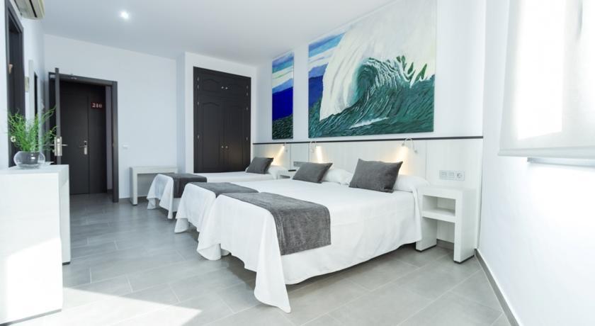 Hostal El Yunque Conil De La Frontera Ruang foto