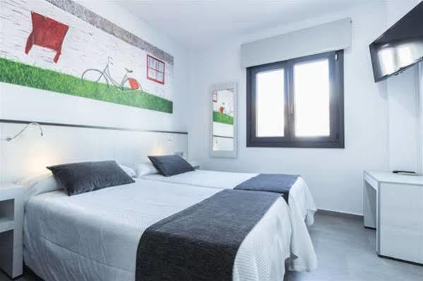 Hostal El Yunque Conil De La Frontera Bagian luar foto